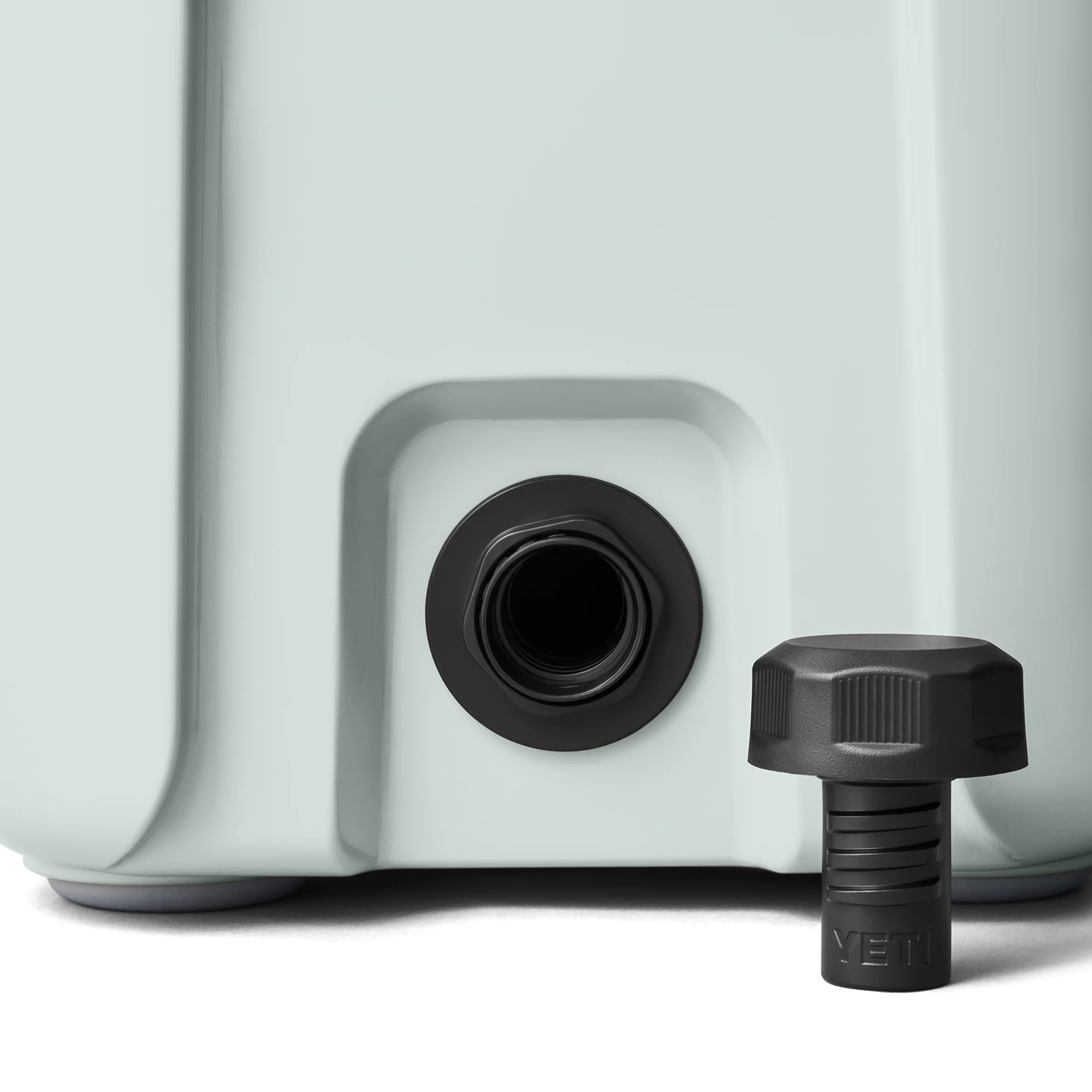 Roadie® 15 Cool Box - Image 4