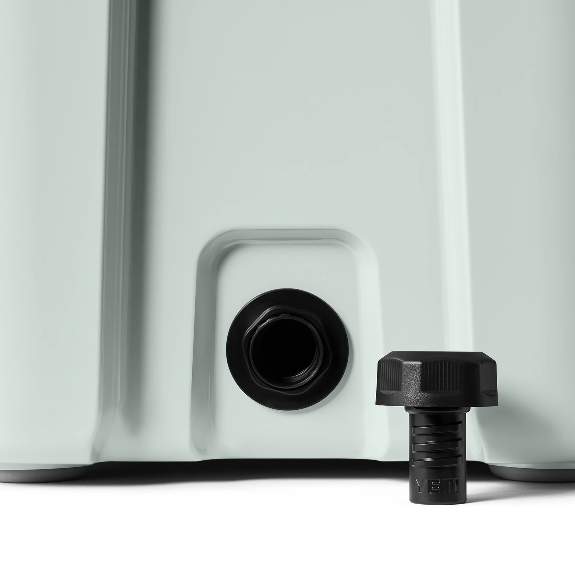 Roadie® 24 Cool Box - Image 5