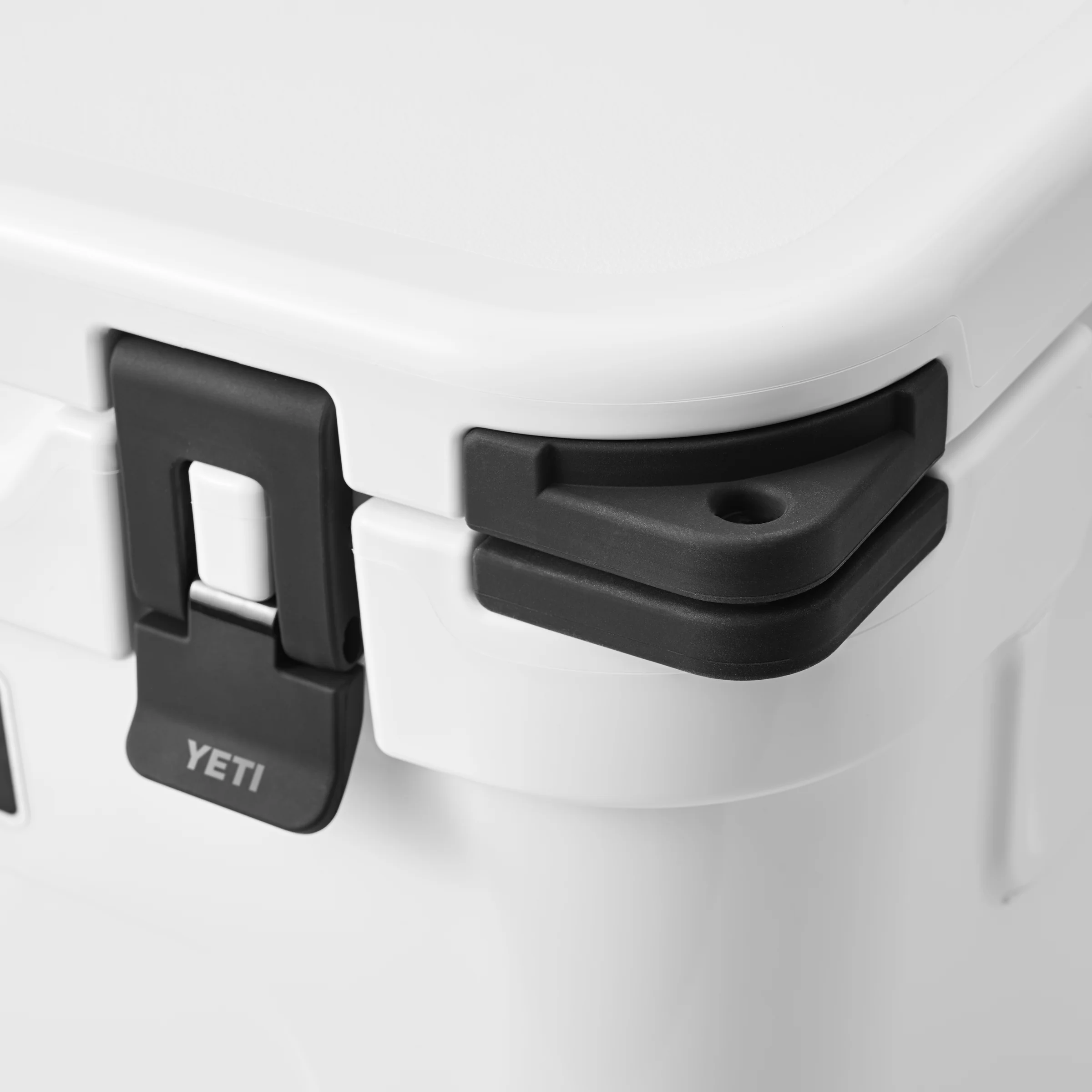 Roadie® Wheeled Cool Box Lockport - Image 2